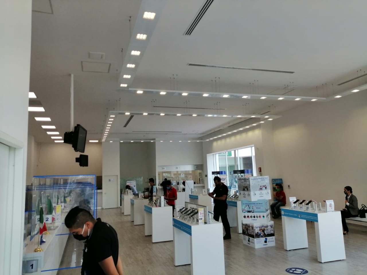 Proyecto de tienda comercial - Ingeniería Tronix